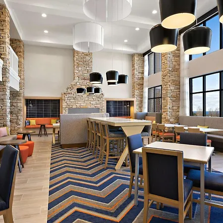 Hampton Inn & Suites Petoskey-3