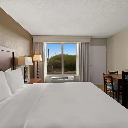 Comfort Inn On The Ocean-3