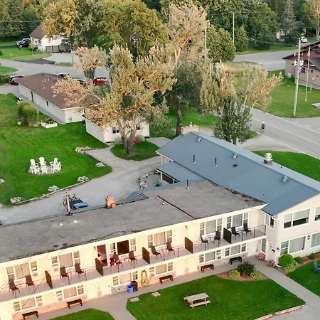 Lakeside Inn-2