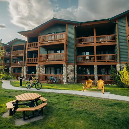 Lake Louise Inn-2