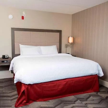 Hampton Inn & Suites By Hilton Thunder Bay-2