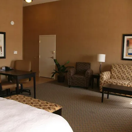 Hampton Inn And Suites Barstow-3