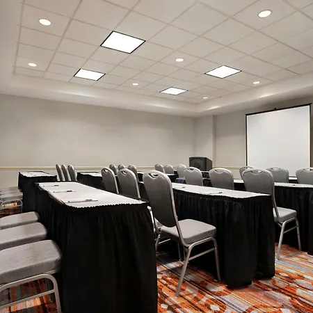 Hilton Garden Inn New Orleans Convention Center-2