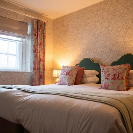 Three Salmons Hotel-3