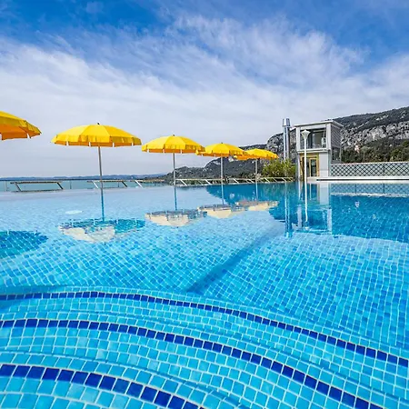 Sky Pool Hotel Sole Garda-3
