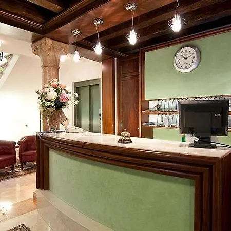 Foscari Palace-2