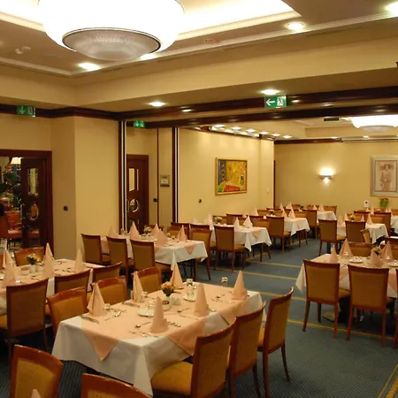 Best Western Premier Hotel Astoria-2