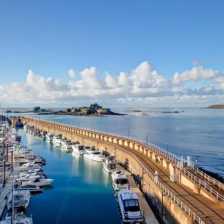 Radisson Blu Waterfront Hotel, Jersey-3
