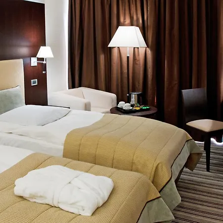 Premier Hotel Dnister-3