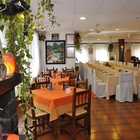 Hotel Castillo D'Acher-3