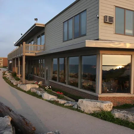 Lighthouse Inn - Two Rivers-3