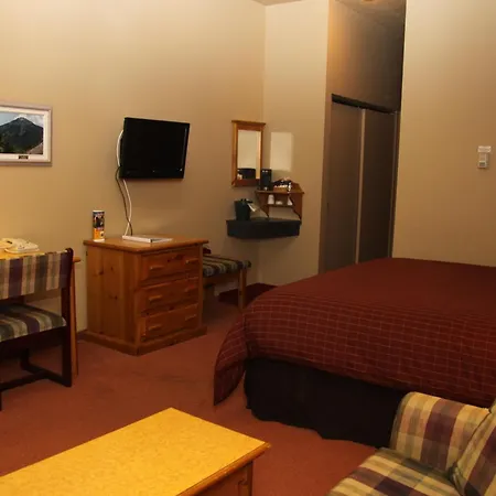 Waterton Lakes Lodge Resort-2
