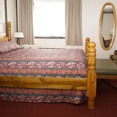 Mcintosh Country Inn & Conference Centre-3