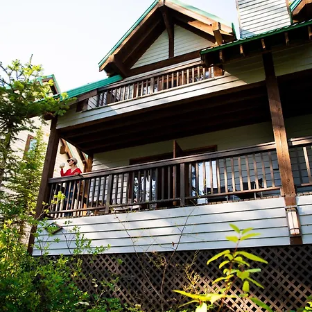 Emerald Lake Lodge-2