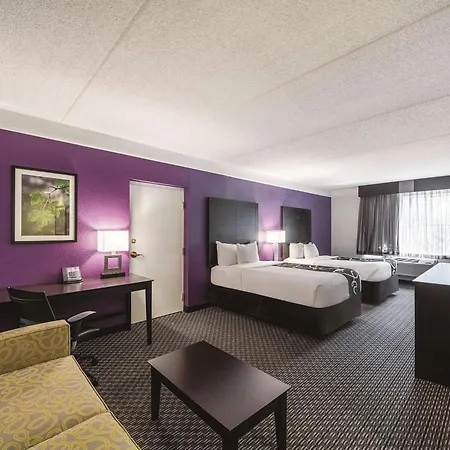 La Quinta Inn & Suites By Wyndham San Antonio Downtown-3