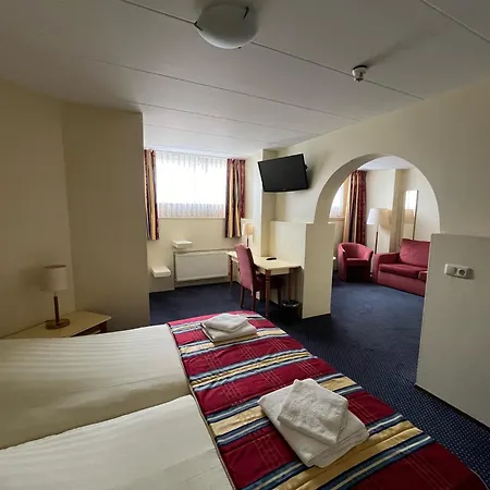 Boulevard Hotel Scheveningen-3