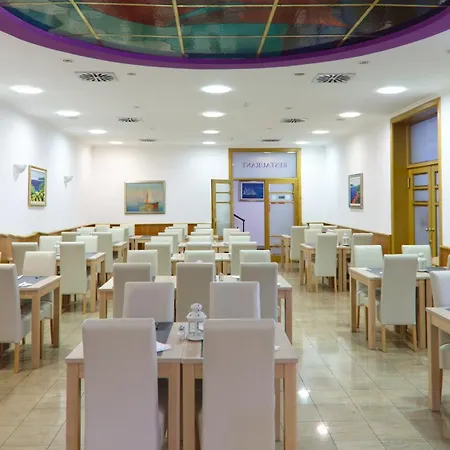 Hotel Komodor-2