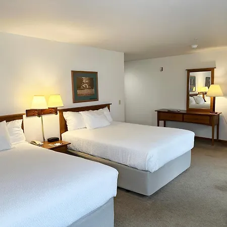 Farmstead Inn And Conference Center-3