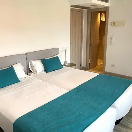 Hotel Pombal Rooms-2