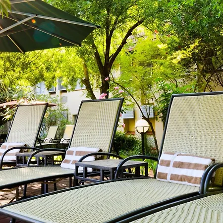 Protea Hotel By Marriott Johannesburg Balalaika Sandton-3