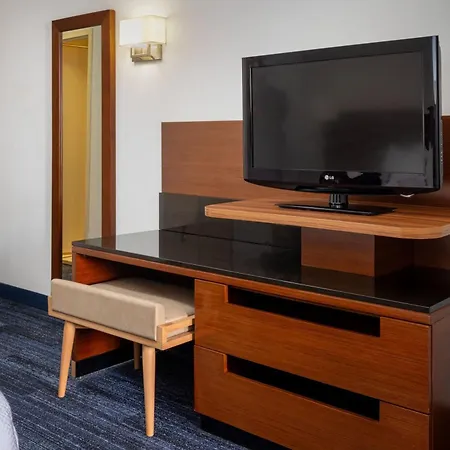 Fairfield Inn & Suites By Marriott Smithfield-3