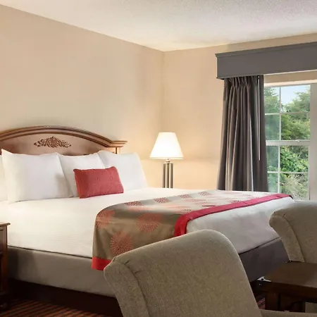 Ramada By Wyndham Pigeon Forge North-3