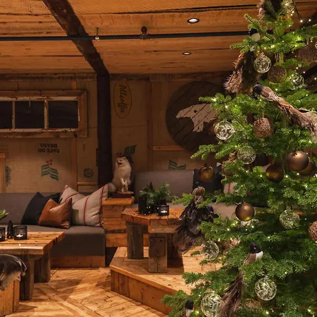Basecamp Hotel-3