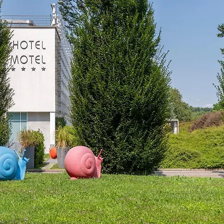 Mo.Om Hotel-2