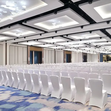 Crowne Plaza Dubai Festival City-2