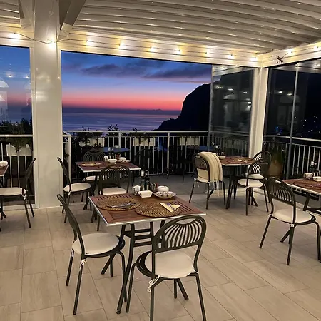 La Reginella Capri-3