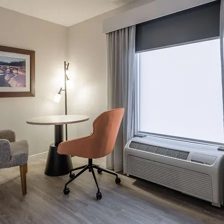 Hampton Inn & Suites By Hilton Moncton-2