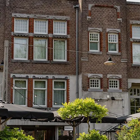 Hotel De Hallen-3