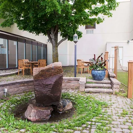 Quality Inn And Conference Centre-3