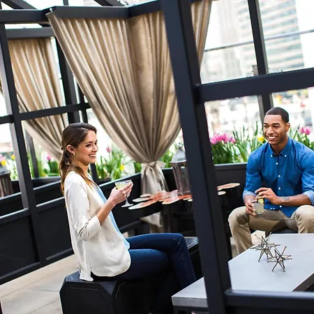 Renaissance Chicago Downtown Hotel-2