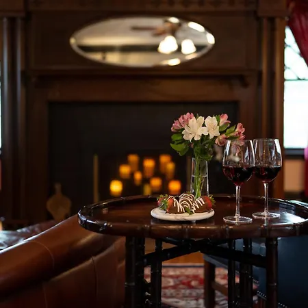 Manor House Inn (Adults Only)-3