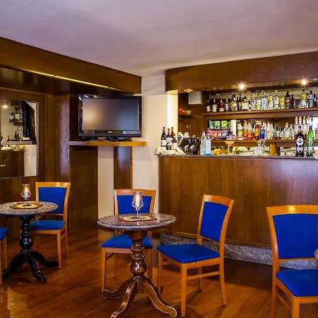 Hotel Les Jumeaux Courmayeur-2