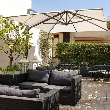 Terrace Pantheon Relais-2