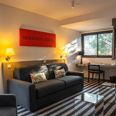 Hotel 202-3