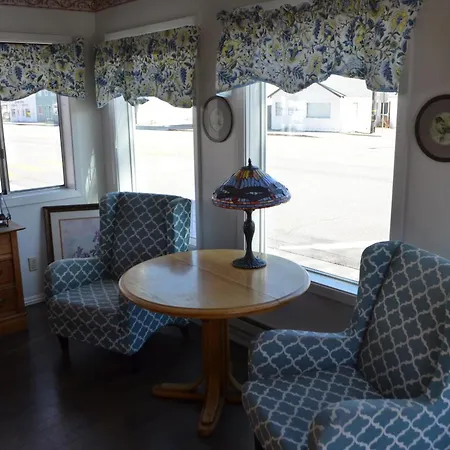 Silver Maple Inn-2