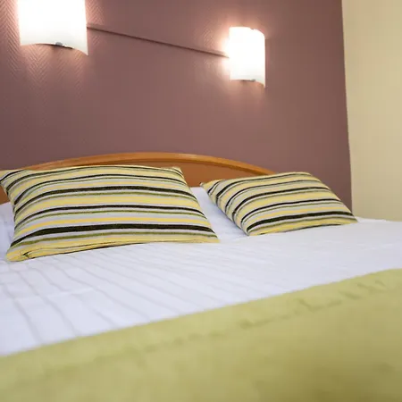 Hotel Cheval De Bronze-2