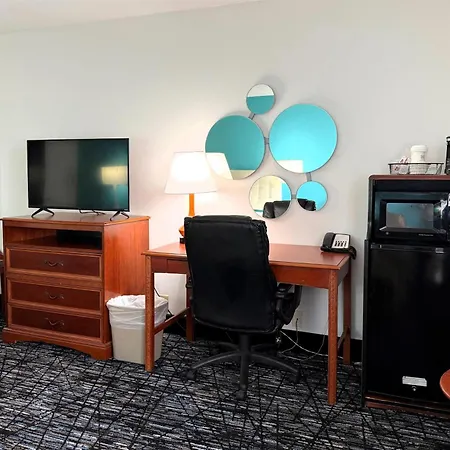 Howard Johnson By Wyndham Evansville East-3