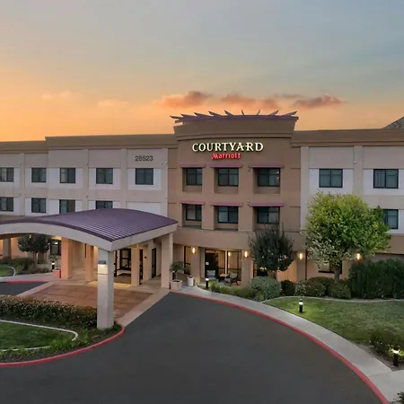 Courtyard By Marriott Santa Clarita Valencia-2