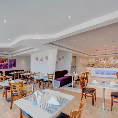 Hawthorn Suites By Wyndham Abu Dhabi City Center-2