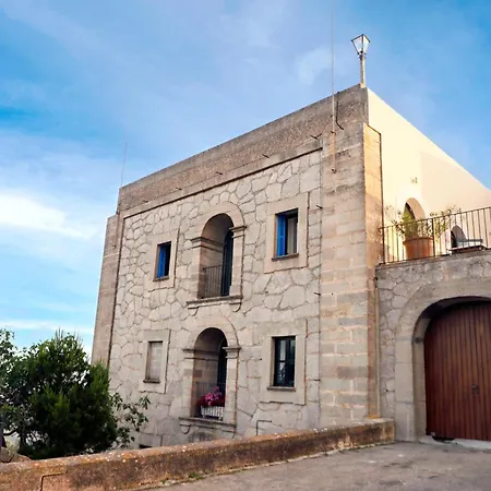 Petit Hotel Hostatgeria Sant Salvador-2