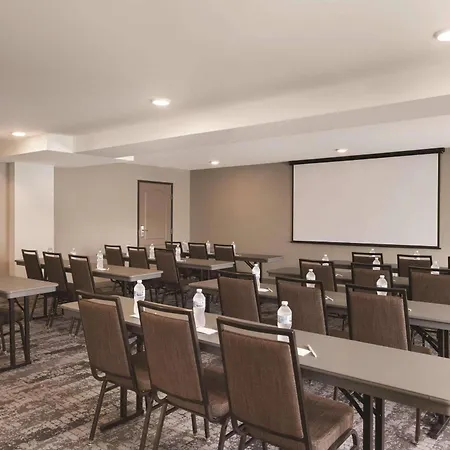 Country Inn & Suites By Radisson, Madison, Wi-3