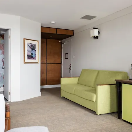 Hotel Champlain-2