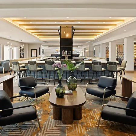 Oshkosh Marriott Waterfront Hotel & Convention Center-2