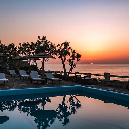 Cavos Bay Hotel & Studios-3