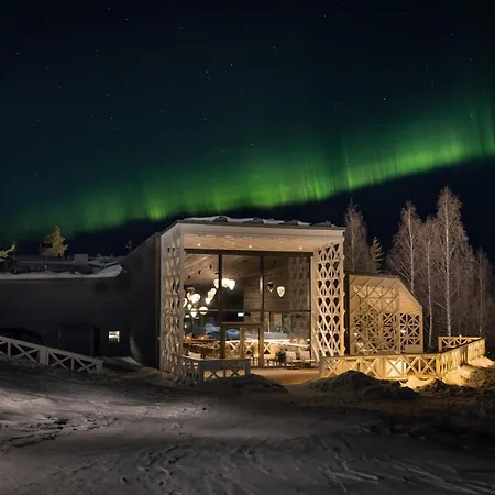 Arctic Treehouse Hotel-2
