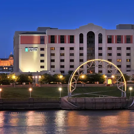 Embassy Suites Des Moines Downtown-2